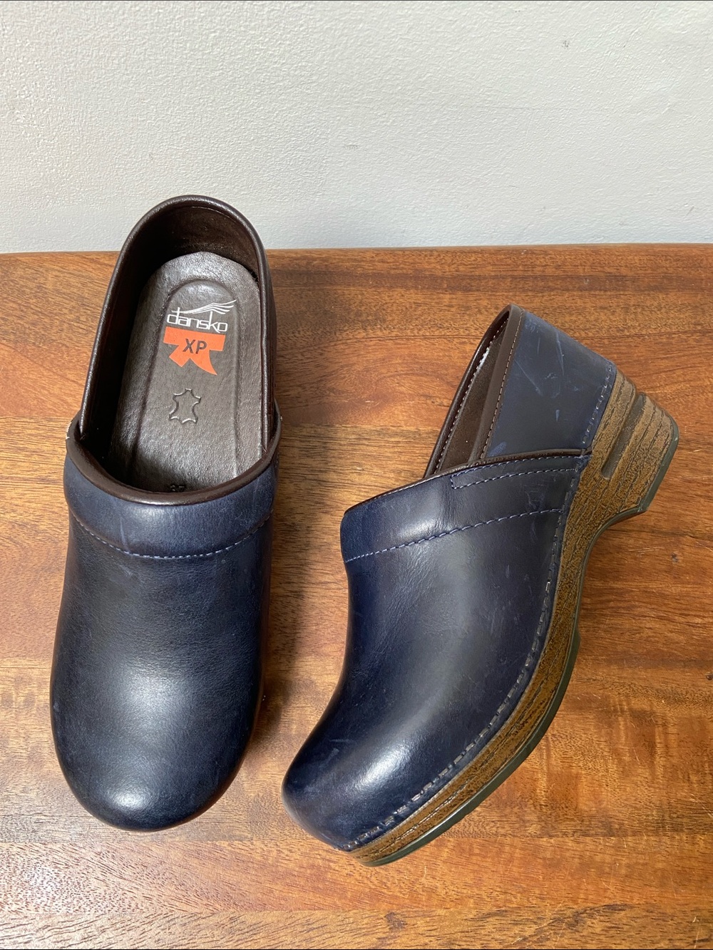 Dansko XP Womens' Navy Leather Clog